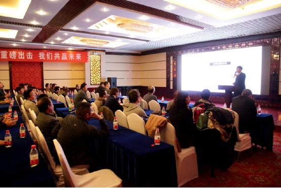 庫爾勒巴德士漆：召開慈善晚會，資助貧困學生