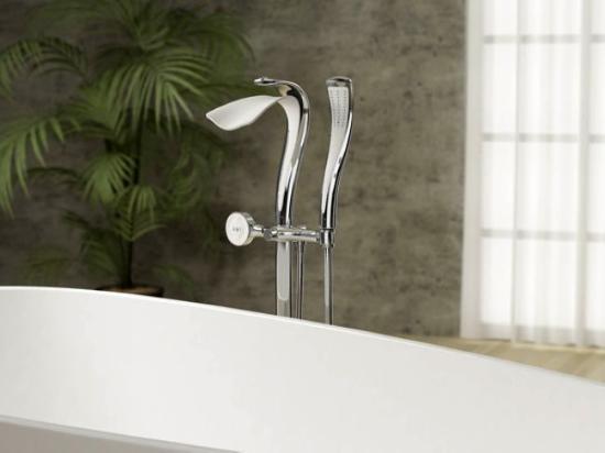 優雅的葉狀水龍頭