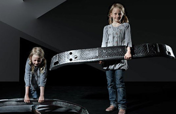 碳纖維汽車部件兒童也可輕松拿起