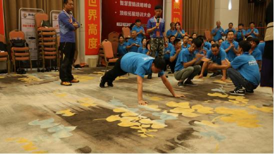 無聲的凝聚力  比克電器團隊“穿越火線”之旅