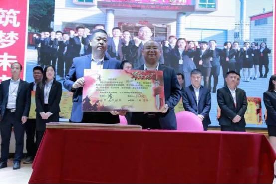 從部隊到金邦，他用軍人的嚴謹一路相隨