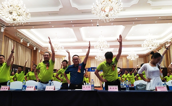 圣梵尼：百尺竿頭須進步 勇往直前莫問歸路