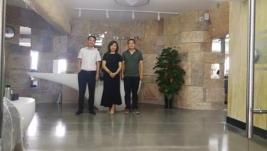 青龍福州代理商林總考察廣西生產基地